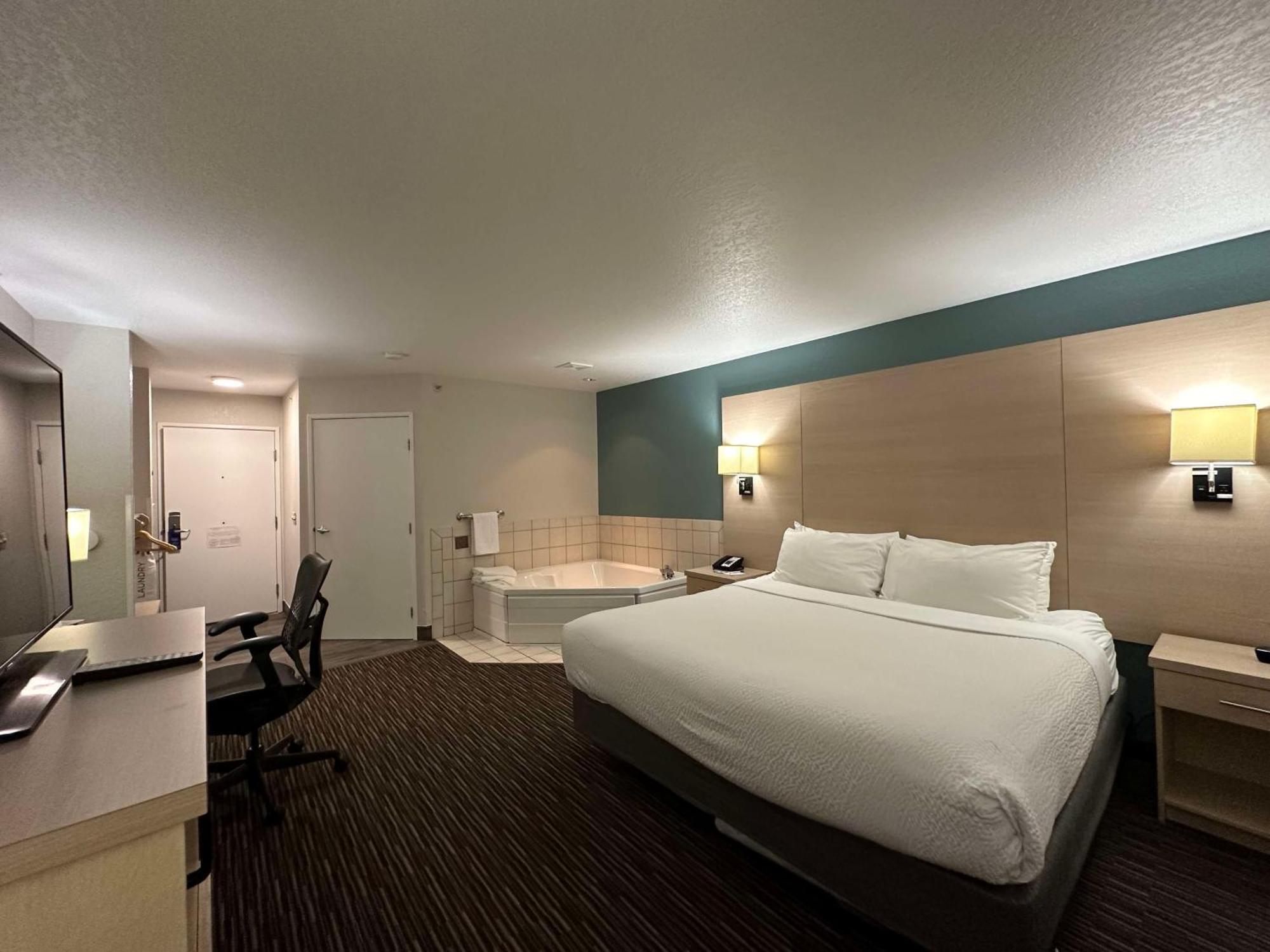 Best Western Watertown Екстер'єр фото