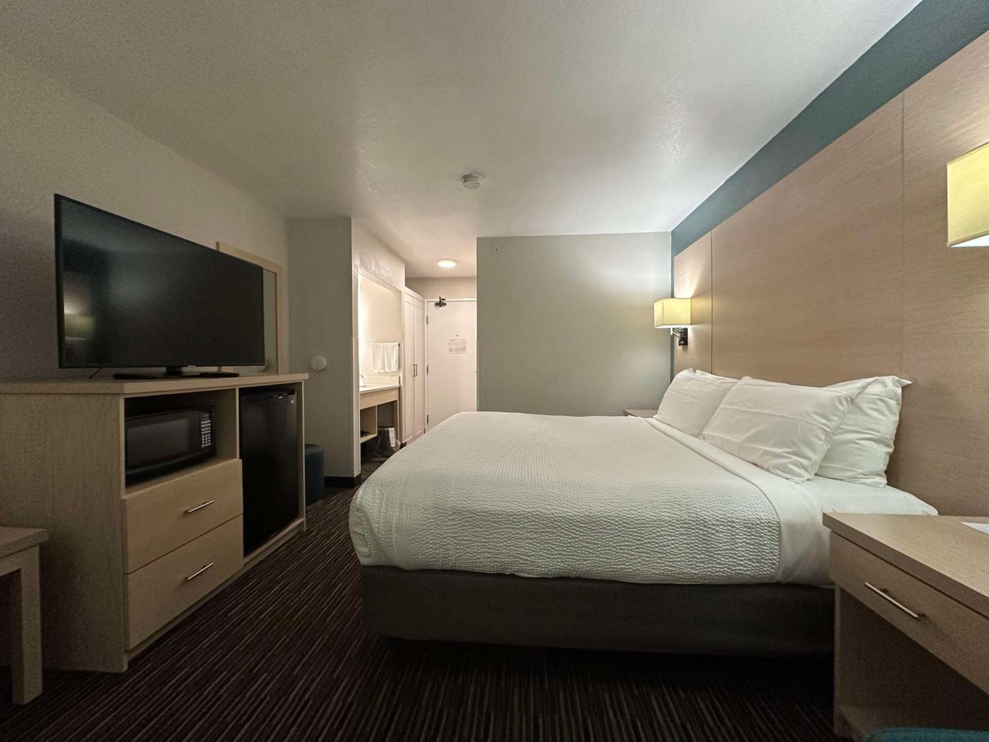 Best Western Watertown Екстер'єр фото