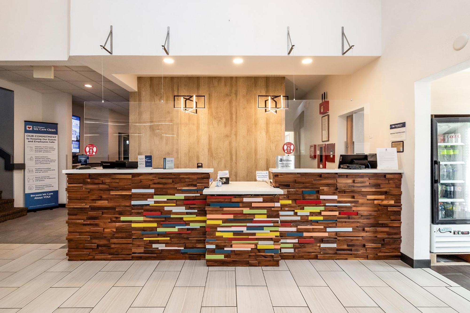 Best Western Watertown Екстер'єр фото